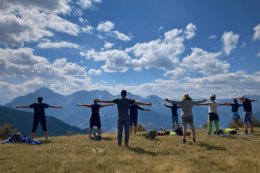 06_vacanze_estateyoga_montagna.png