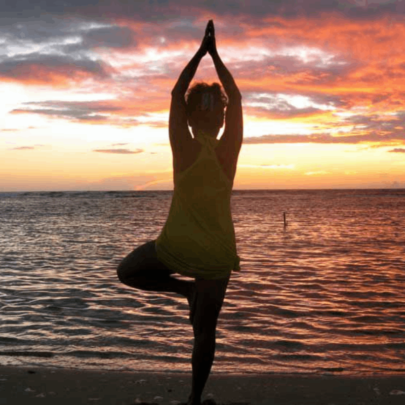 laura_eynard_yoga_mare_sardegna.png